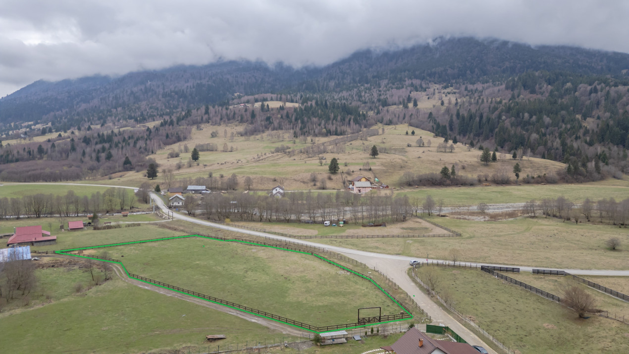 Teren intravilan, 6.900 mp, construibil – Plaiul Foii, Zărnești