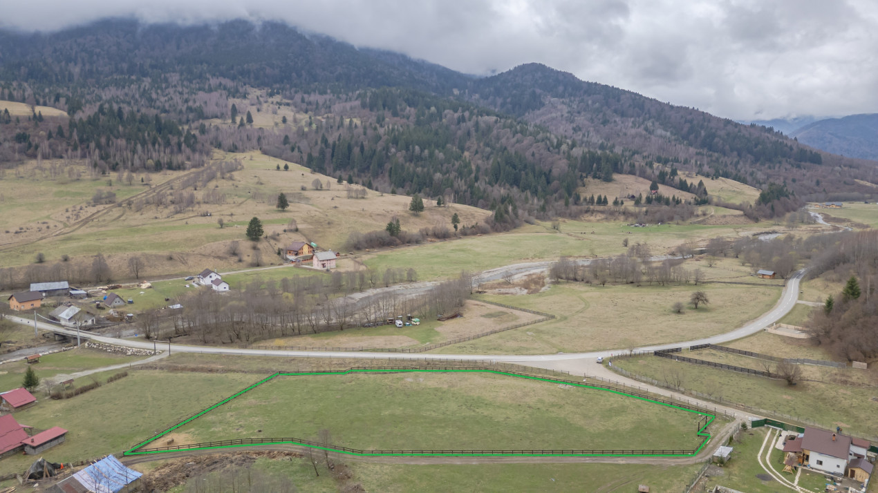 Teren intravilan, 6.900 mp, construibil – Plaiul Foii, Zărnești