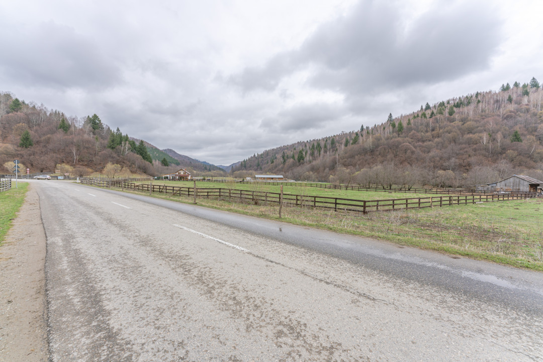 Teren intravilan, 6.900 mp, construibil – Plaiul Foii, Zărnești