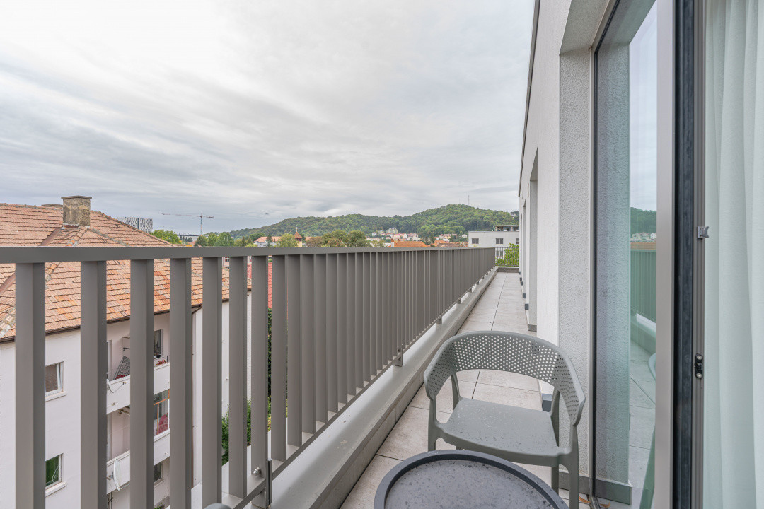 Apartament 3 camere cu vedere panoramică spre centrul vechi Brașov