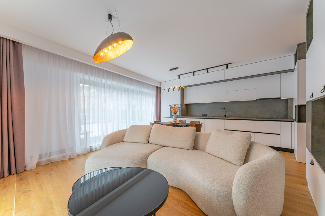 Apartament 4 camere cu terasă 104 mp și priveliște spre Tâmpa