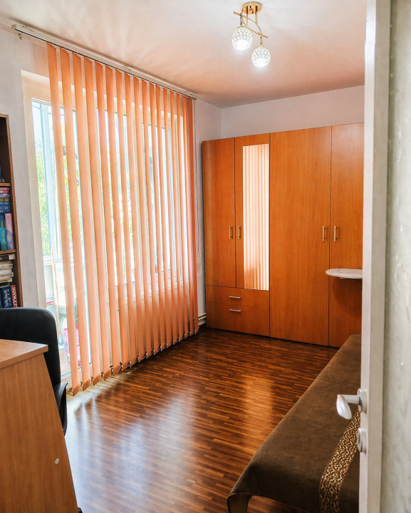 Onix | 2 camere decomandat | vedere Tampa | mobilat | 