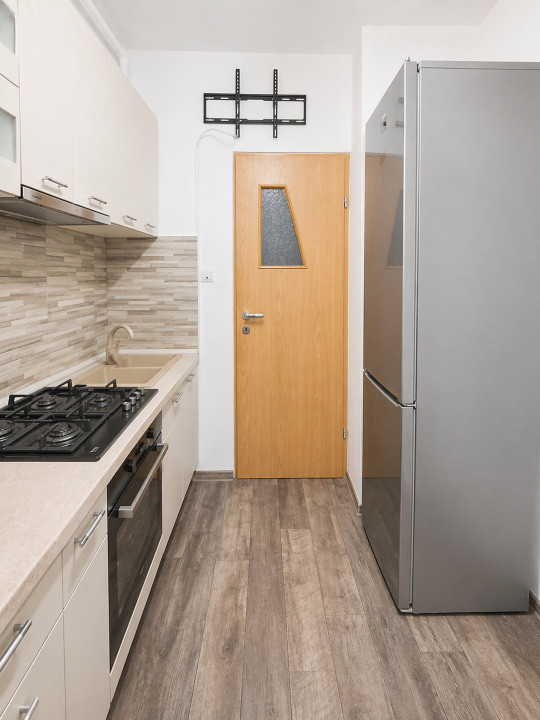 Apartament 2 camere decomandat | luminos | etaj 4/4 | Bisericii Romane