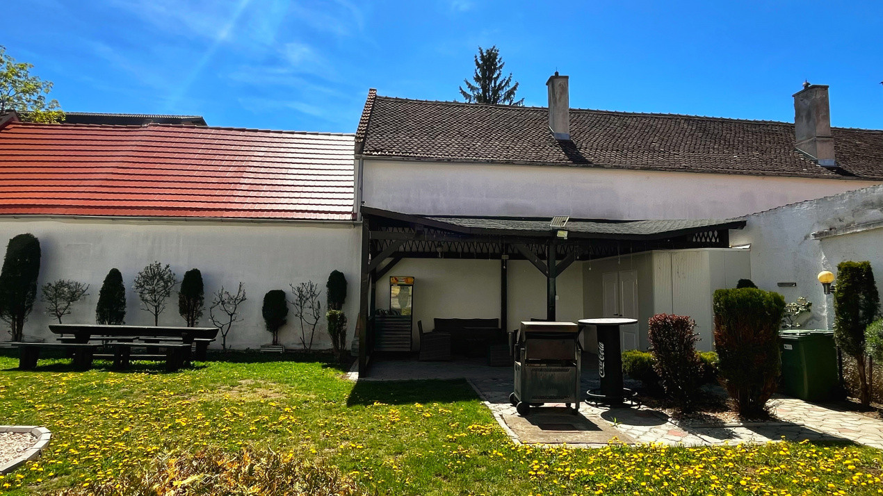 Apartament cu 3 camere în zona Centrală/ Strada Lungă