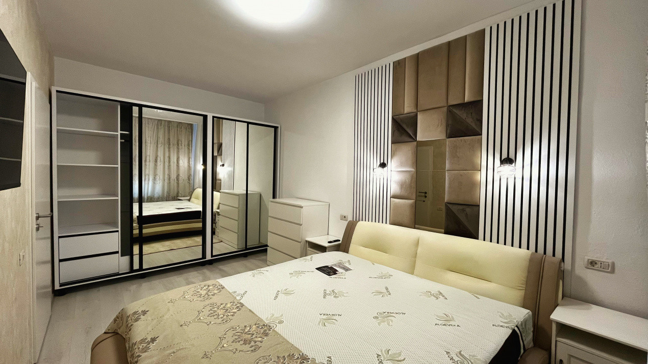 Apartament cu 3 camere în zona Centrală/ Strada Lungă