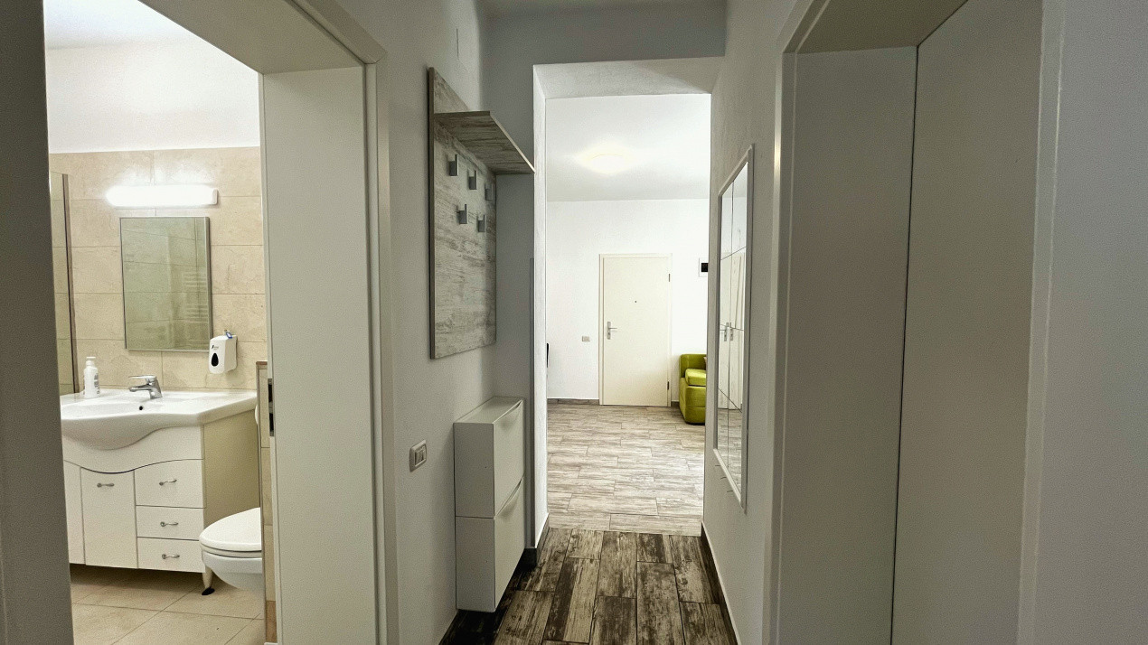 Apartament cu 3 camere în zona Centrală/ Strada Lungă