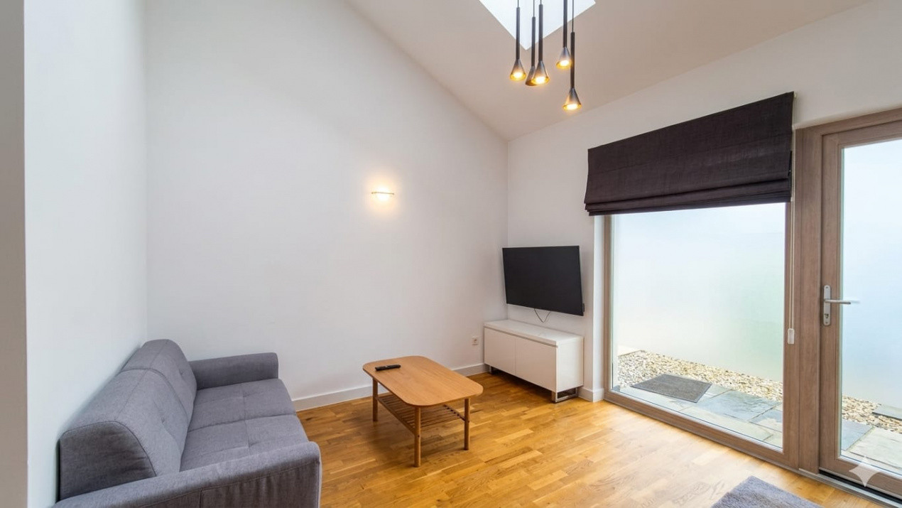 Apartament cu 2 camere pe strada Lunga