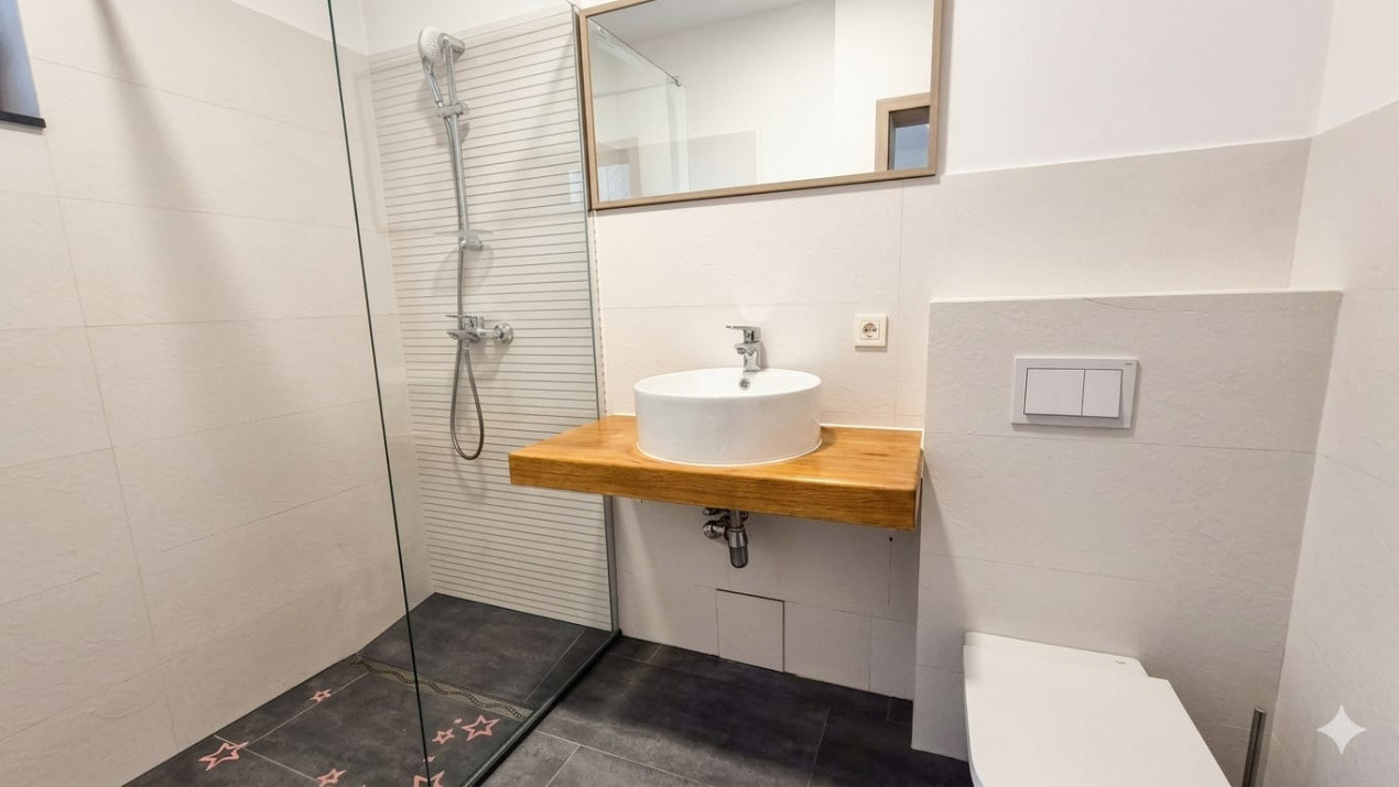 Apartament cu 2 camere pe strada Lunga