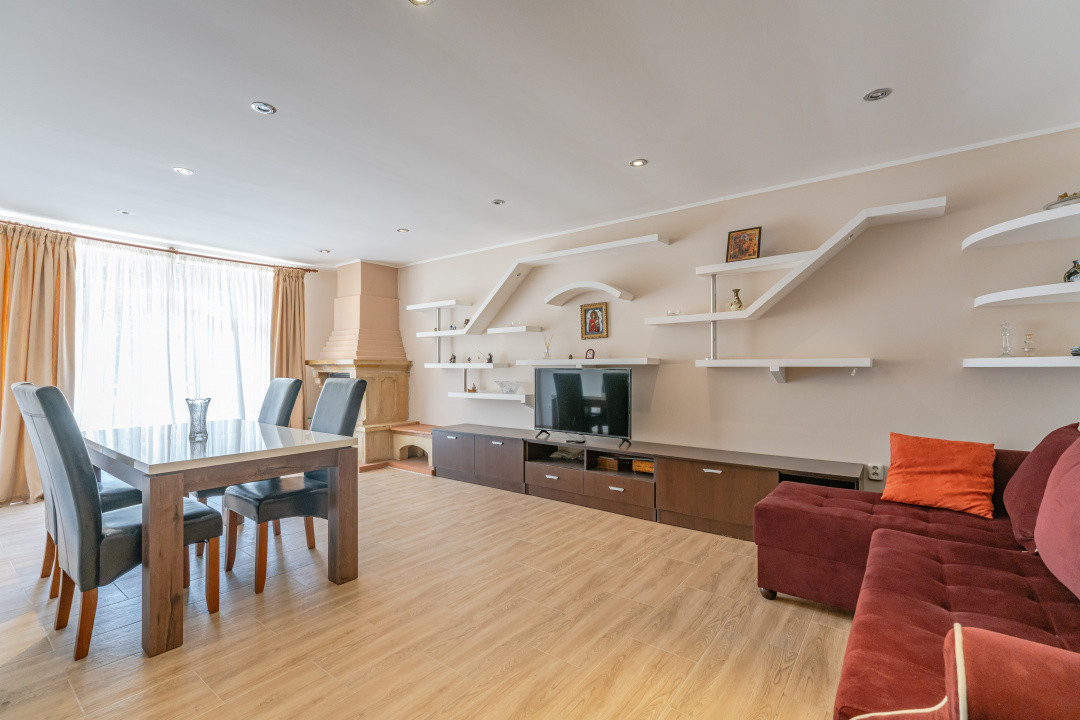 Vilă tip duplex în mijlocul naturii | 6 camere | Garaj, terasă și 5 dormitoare