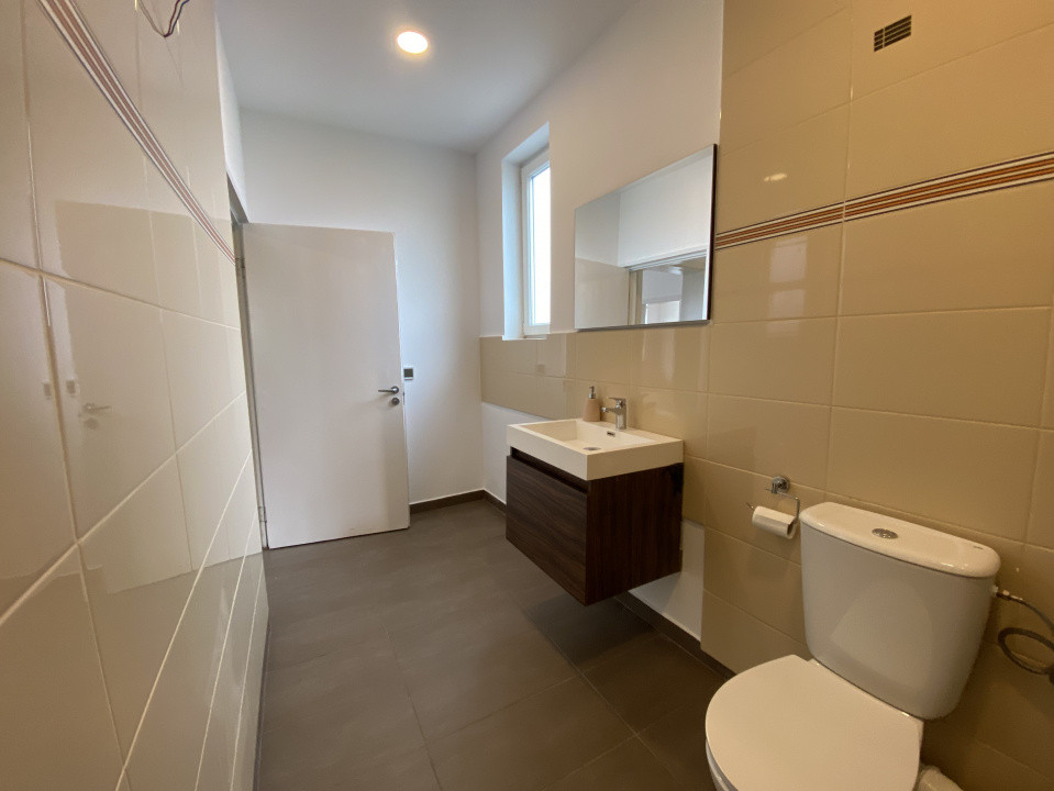 Spațiu birouri 3 camere cu terasă, parcare – Centrul Vechi Brașov