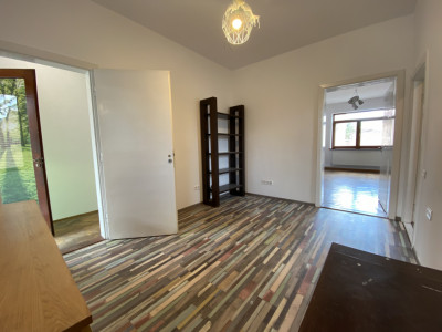 Spațiu birouri 3 camere cu terasă, parcare – Centrul Vechi Brașov