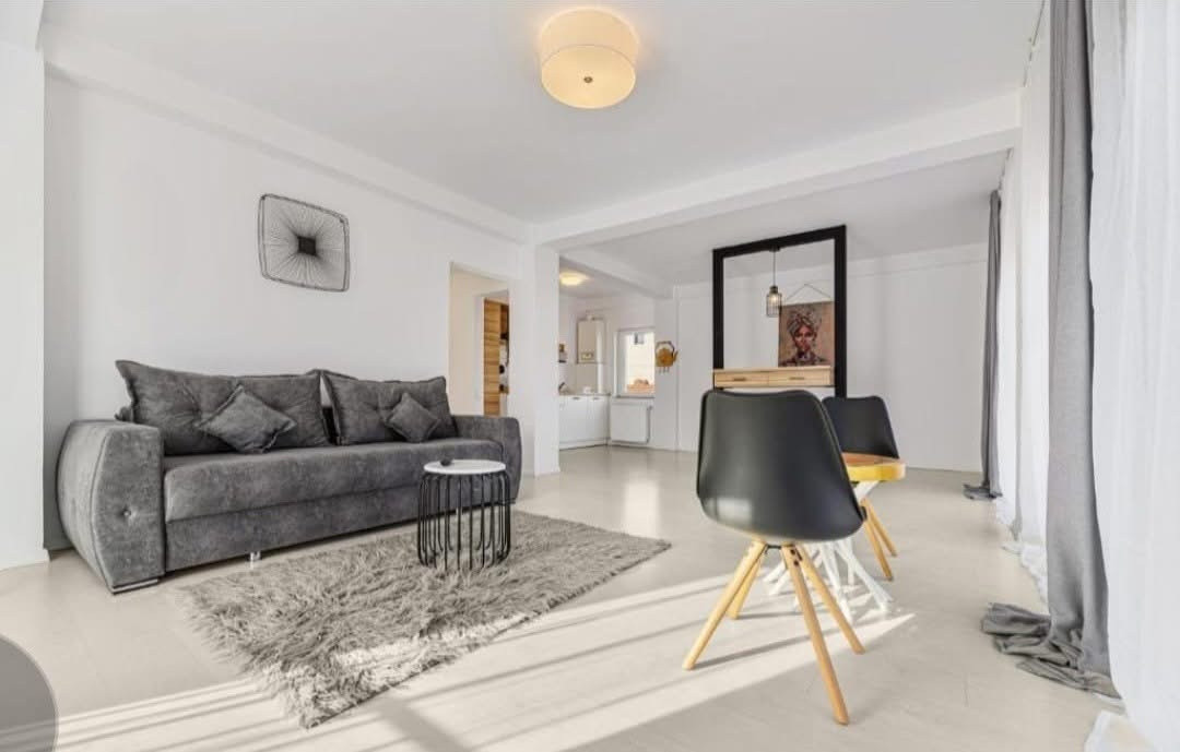 Apartament cu două camere pe Strada de Mijloc
