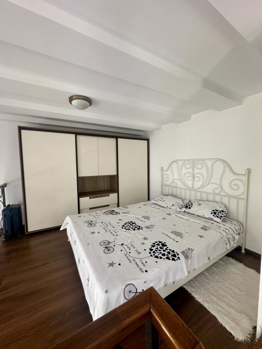 Penthouse cu terasă panoramică 35 mp – Tractorul, lângă Coresi Mall, 650€