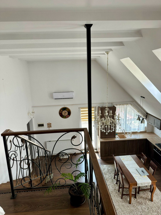 Penthouse cu terasă panoramică 35 mp – Tractorul, lângă Coresi Mall, 650€