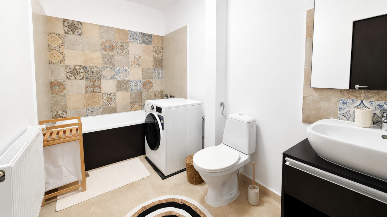 Apartament 3 camere pe doua niveluri | terasa | parcare | zona de case Tractorul