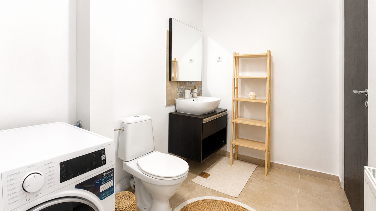 Apartament 3 camere pe doua niveluri | terasa | parcare | zona de case Tractorul
