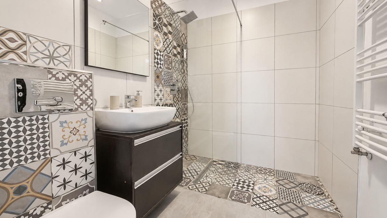 Apartament 3 camere pe doua niveluri | terasa | parcare | zona de case Tractorul