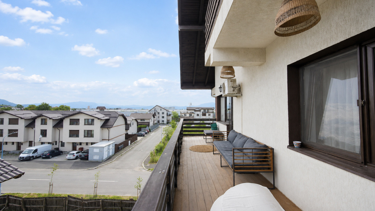 Apartament 3 camere pe doua niveluri | terasa | parcare | zona de case Tractorul