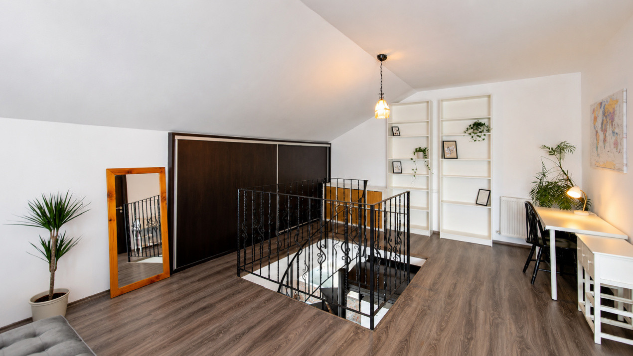 Apartament 3 camere pe doua niveluri | terasa | parcare | zona de case Tractorul
