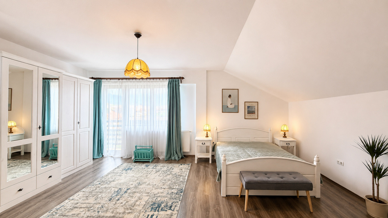 Apartament 3 camere pe doua niveluri | terasa | parcare | zona de case Tractorul
