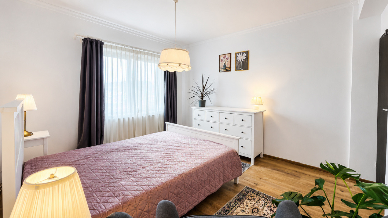 Apartament 3 camere pe doua niveluri | terasa | parcare | zona de case Tractorul