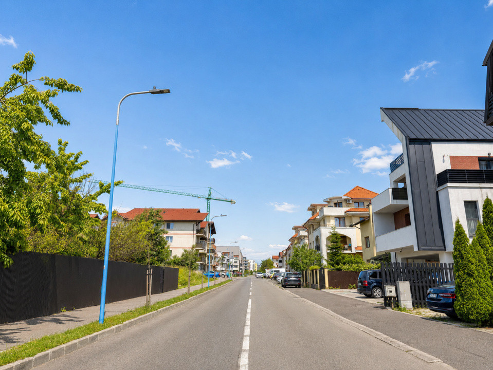 Apartament 3 camere pe doua niveluri | terasa | parcare | zona de case Tractorul