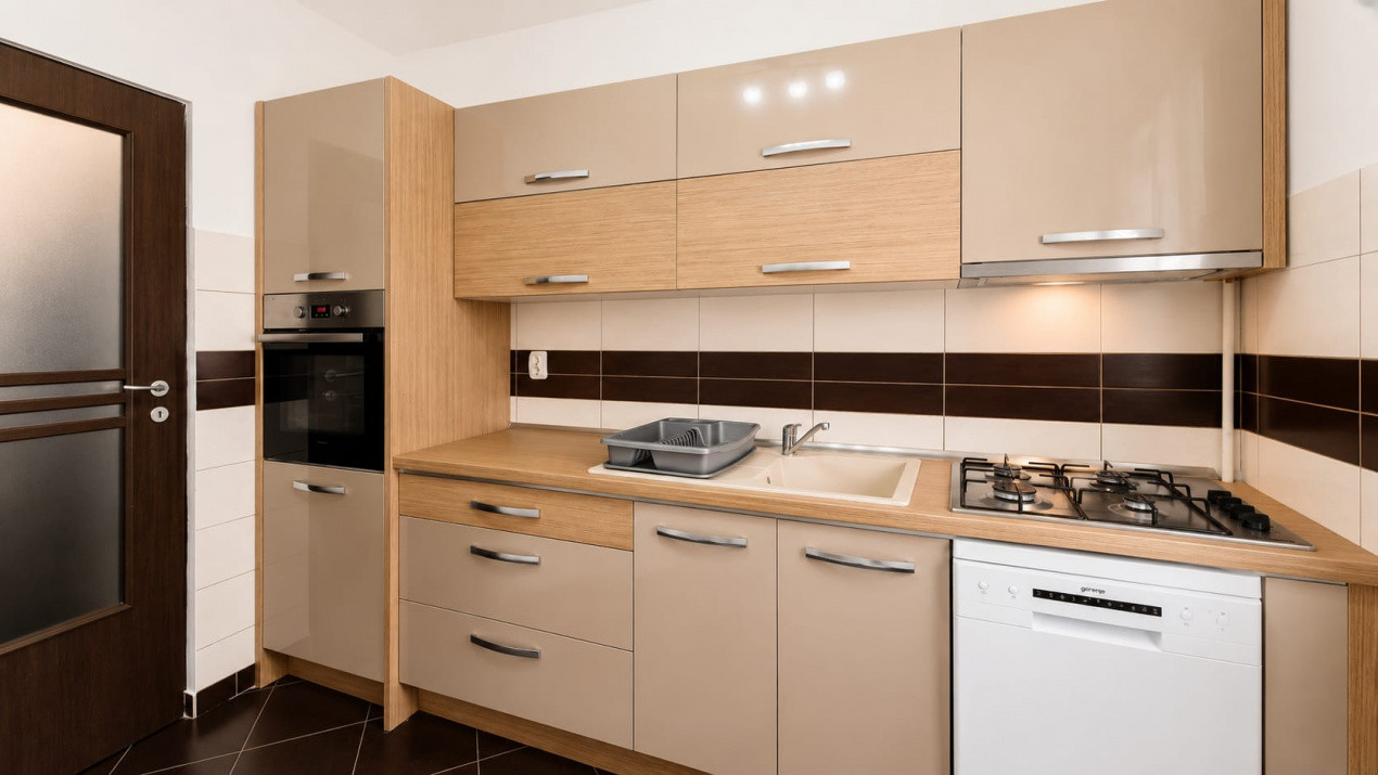 Apartament 2 camere decomandat| Loc parcare | Bloc tip vila | Tractorul