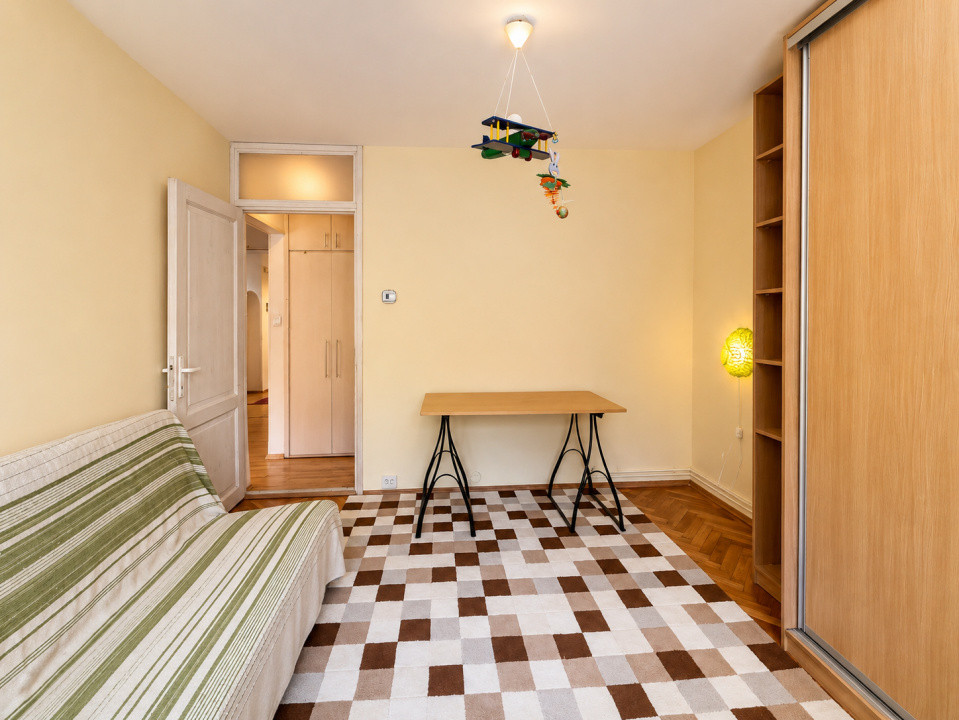 Apartament cu 3 camere, la parter, in zona centrala – Mihai Viteazul, Brasov