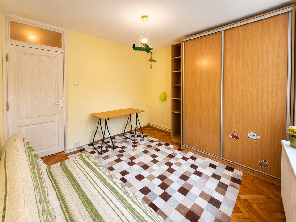 Apartament cu 3 camere, la parter, in zona centrala – Mihai Viteazul, Brasov