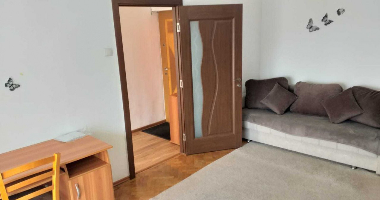 Garsoniera zona Spitalul Judetean pe Calea Bucuresti - Brasov
