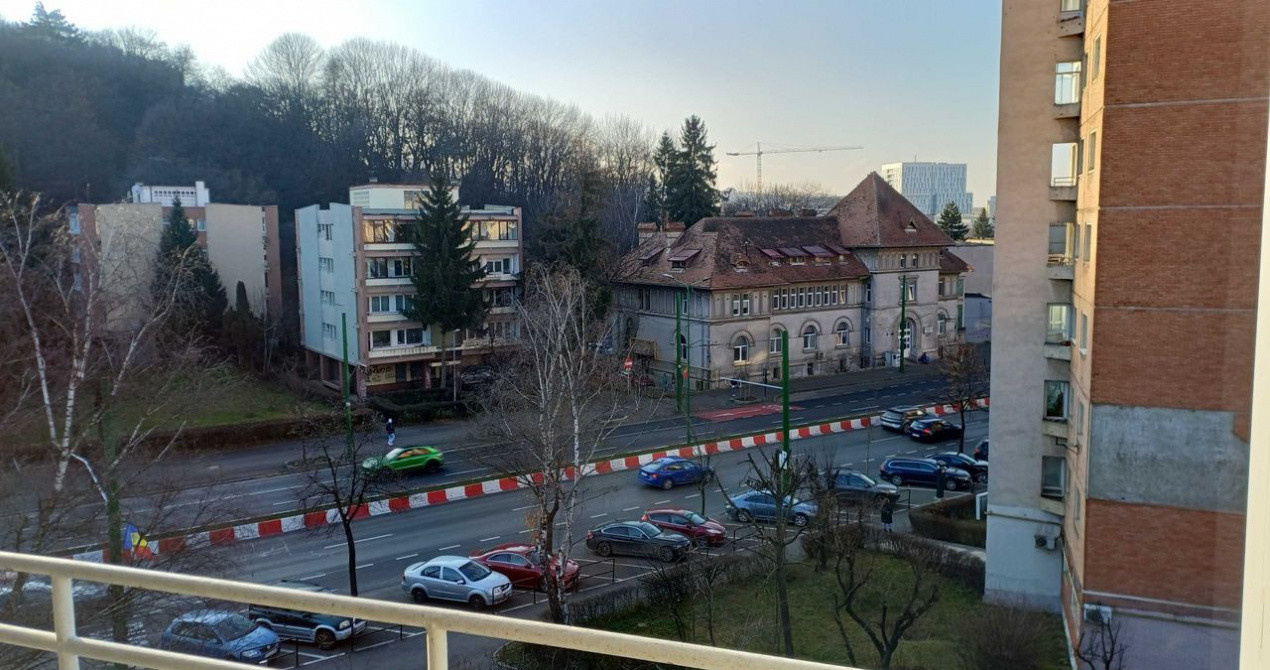 Garsoniera zona Spitalul Judetean pe Calea Bucuresti - Brasov