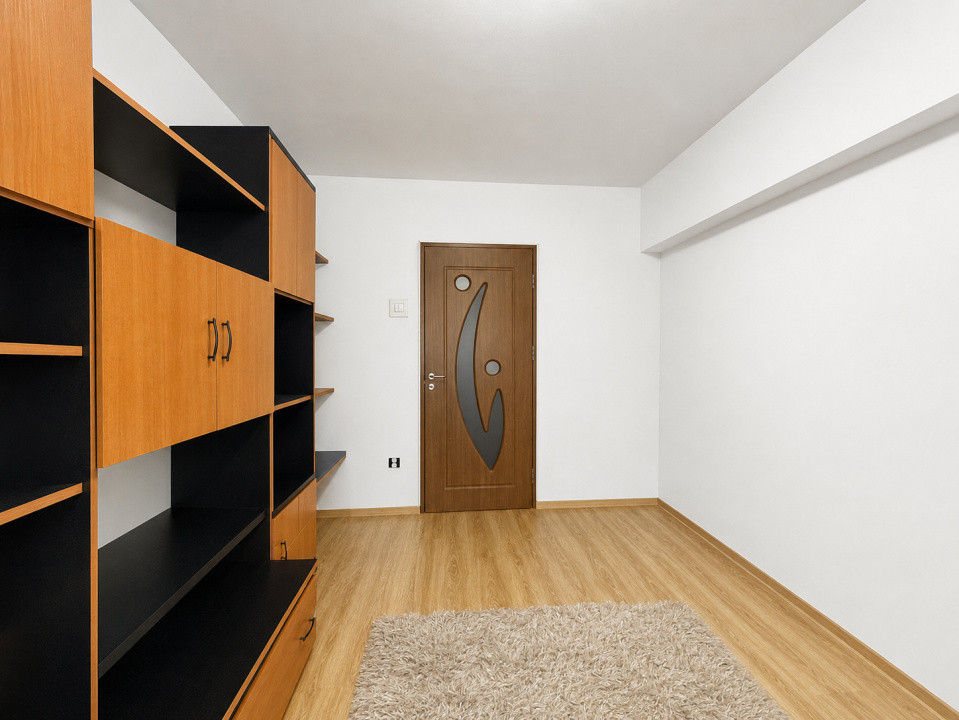 Apartament decomandat 3 camere | 2 bai | parcare inclusa | zona Noua