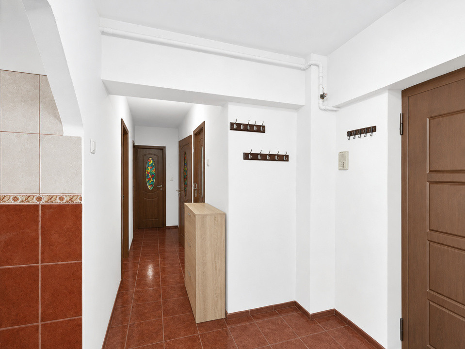 Apartament decomandat 3 camere | 2 bai | parcare inclusa | zona Noua