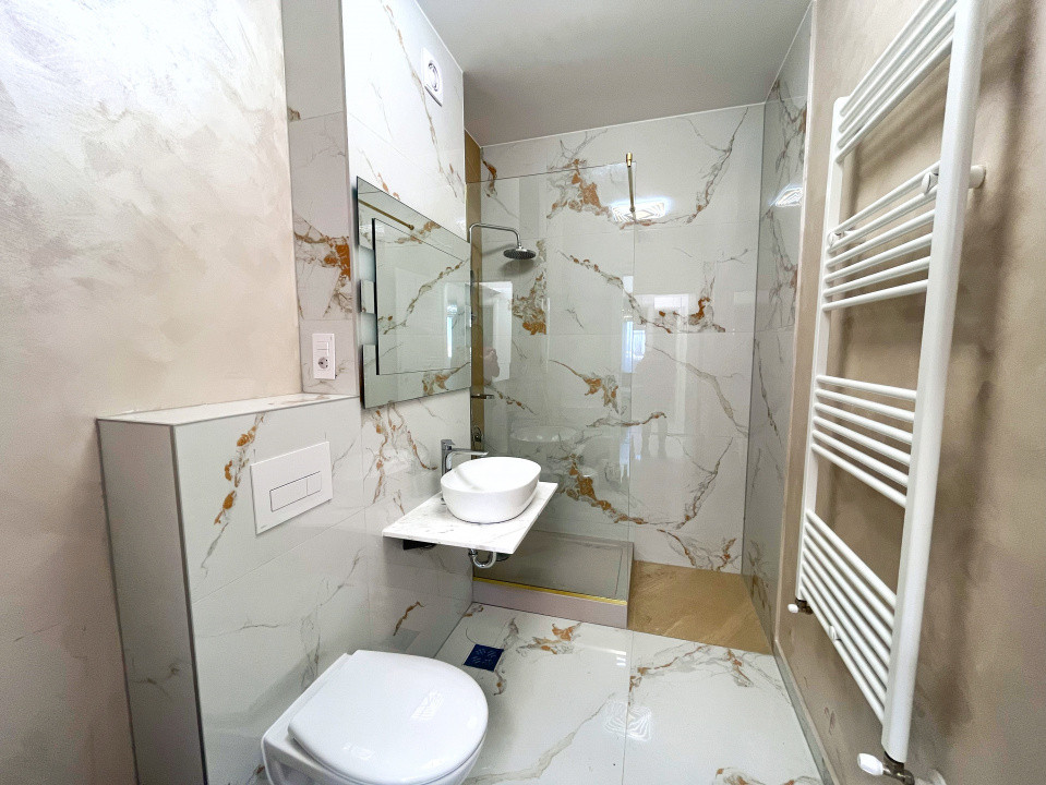 Apartament modern cu 3 camere în Tractorul