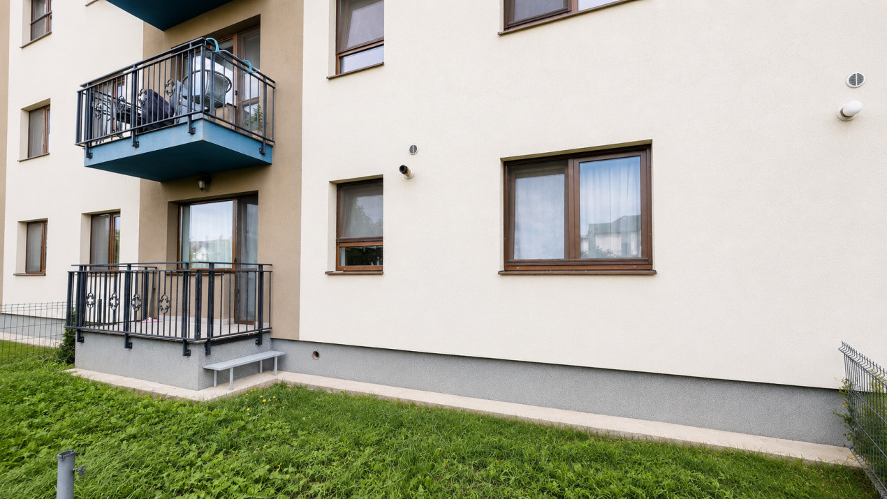 Apartament 2 camere | decomandat | gradina proprie | Tractorul - Parcare Inclusa