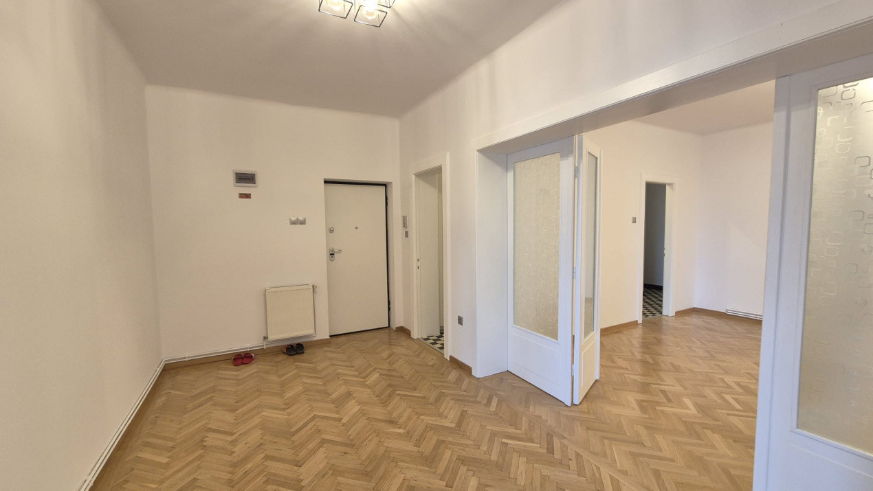 Apartament cu 2 camere partial mobilat in zona centrala
