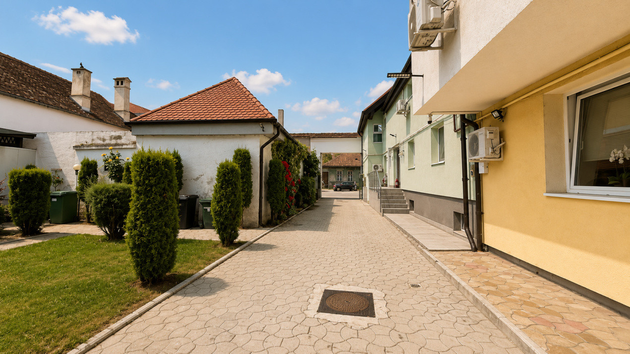 Apartament cu 3 camere în zona Centrală/ Strada Lungă