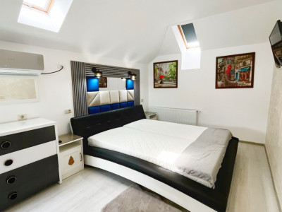 Apartament cu 3 camere în zona Centrală/ Strada Lungă