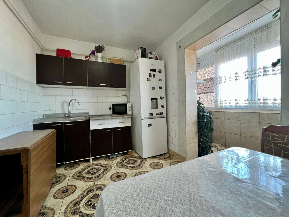 Apartament luminos 3 camere, 2 băi, parcare