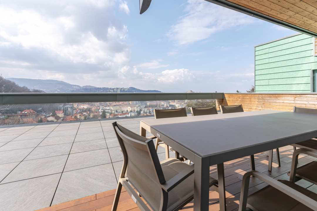 Penthouse Spectaculos | Jacuzzi | Vedere Panoramică | 4 Camere