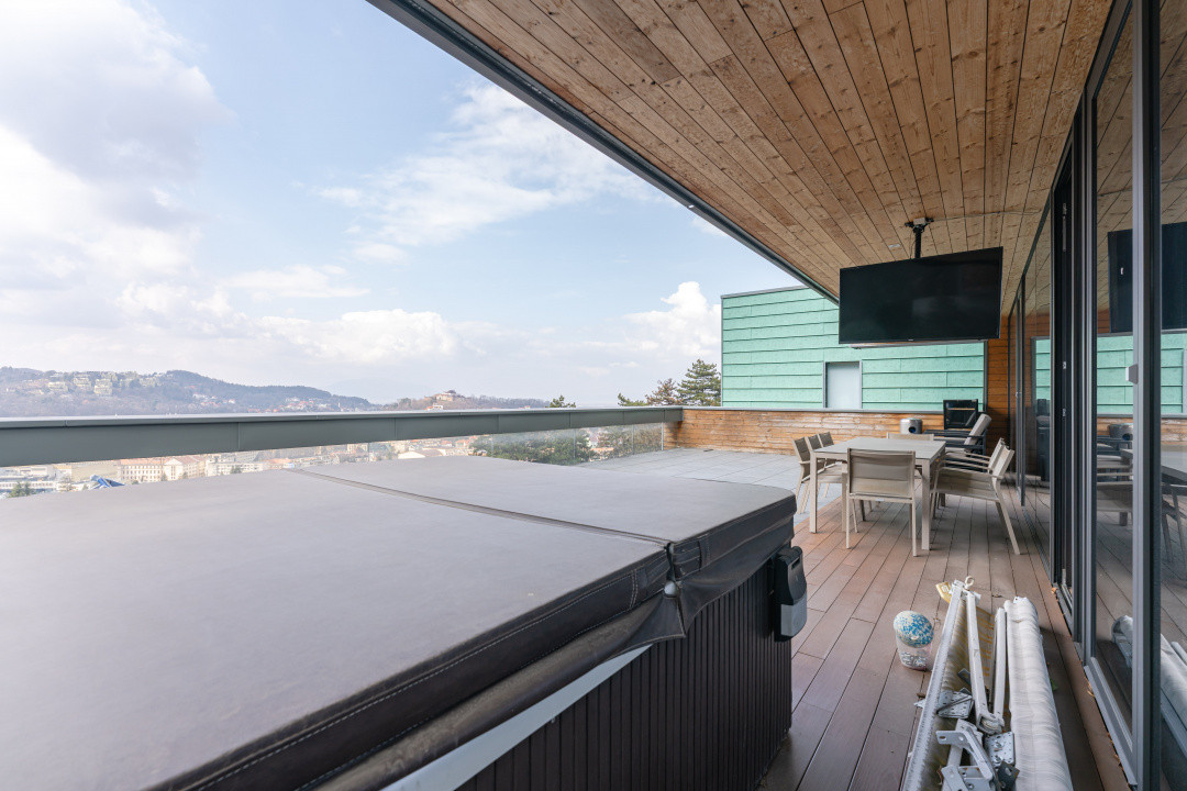 Penthouse Spectaculos | Jacuzzi | Vedere Panoramică | 4 Camere