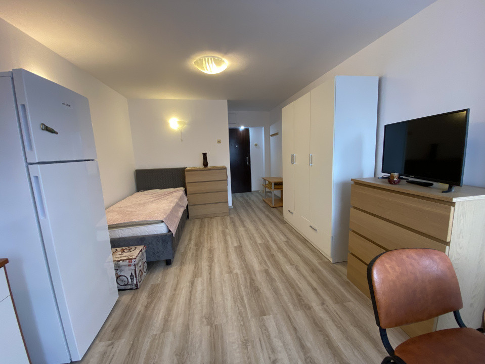 De închiriat garsonieră renovată – Nicolae Titulescu, lângă AFI Brașov