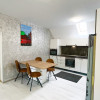 Apartament cu 3 camere în zona Centrală/ Strada Lungă
