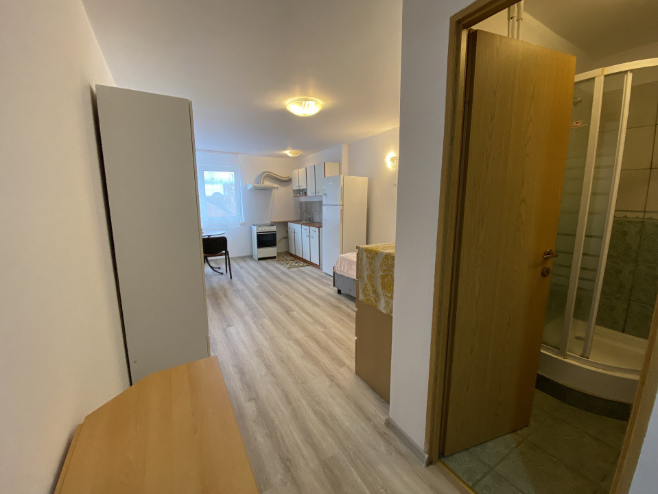 De închiriat garsonieră renovată – Nicolae Titulescu, lângă AFI Brașov