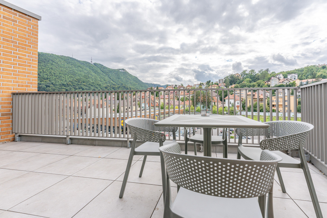 Apartament 4 Camere de Lux | 3 Dormitoare | Terasă 20 mp | Brașov