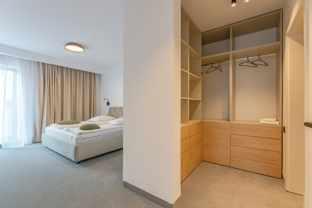 Apartament 4 Camere de Lux | 3 Dormitoare | Terasă 20 mp | Brașov