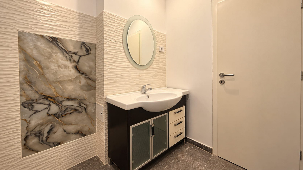 Spațiu comercial 52 mp | Salon Beauty / Barber echipat | Vitrină stradală