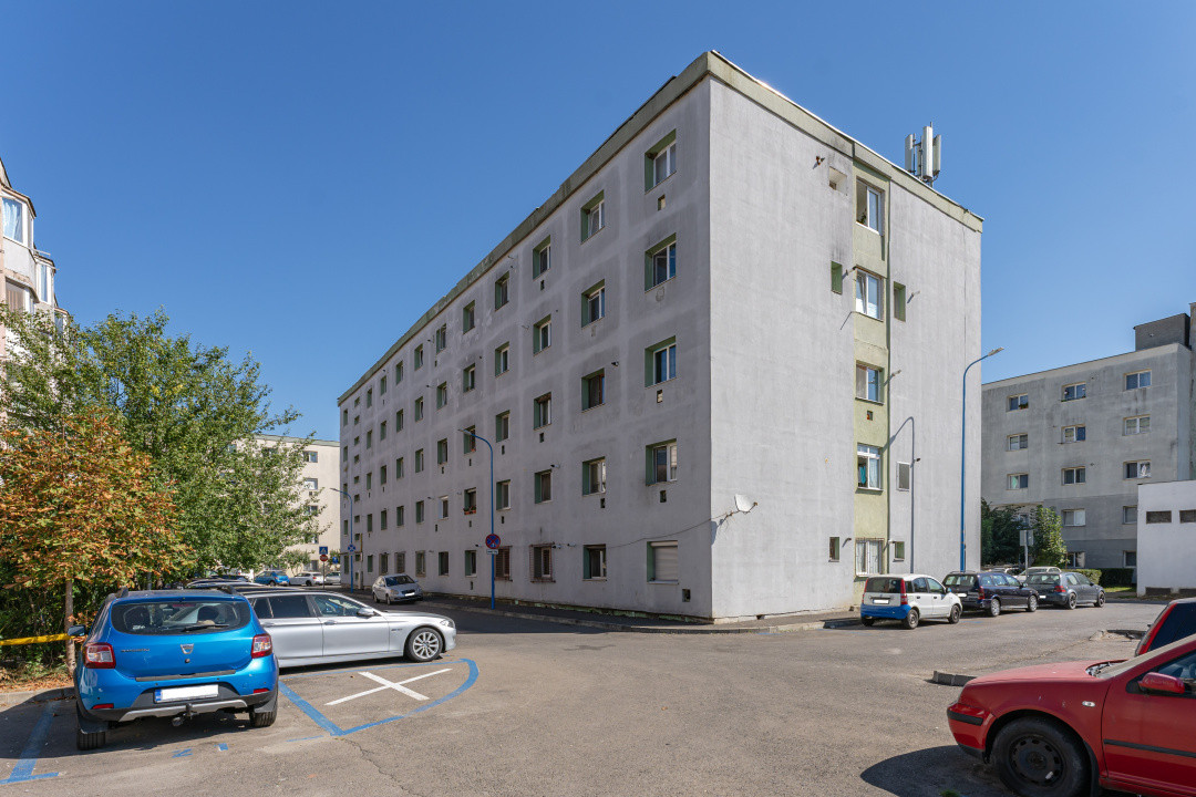 Apartament cu 2 camere, str. Lanii - Bartolomeu.