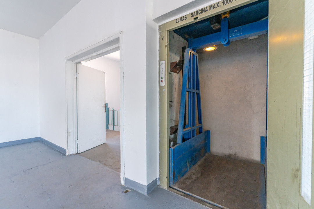 Hală 664 mp cu showroom, lift marfă și 15 parcări Brașov
