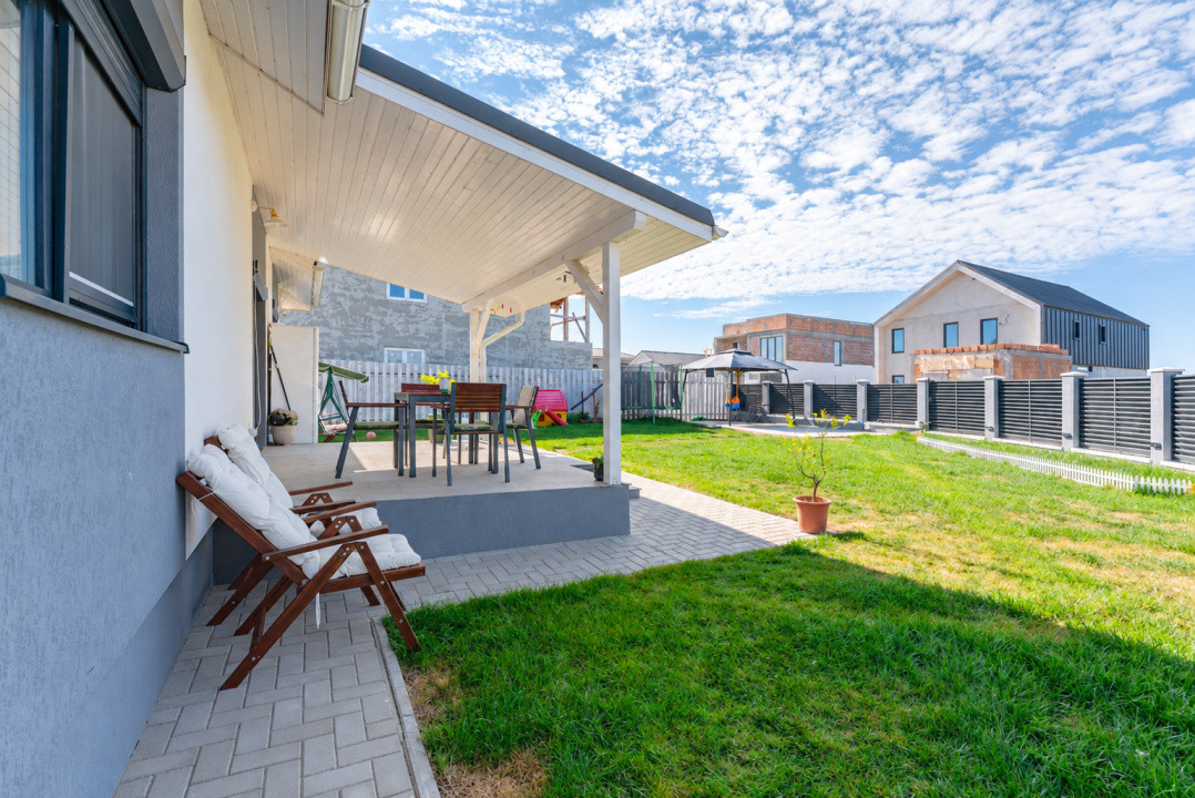 Casa in Harman, cu 4 dormitoare, terasa generoasa si teren de 652 mp